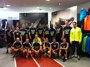De testgroep na afloop van de test in RunnersWorld Amersfoort.